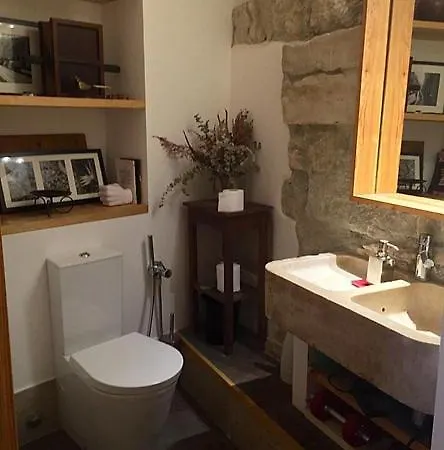 아파트 Lindo Loft In The Centre Of Lisbon, With Fireplace 리스본