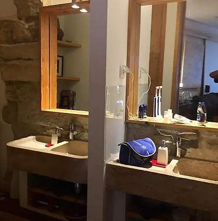 Lindo Loft In The Centre Of Lisbon, With Fireplace Апартаменти *